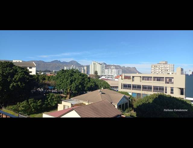 2 BEDROOM APARTMENT FOR SALE IN STRAND CENTRAL